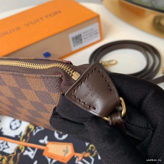 WIS Vuitton ACCESSOIRES Louis POCHETTE 0821